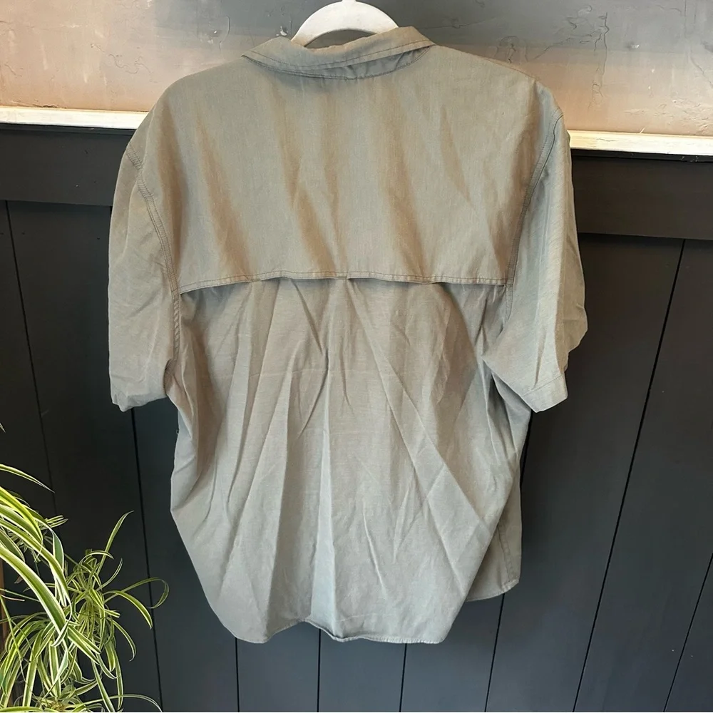 Coleman Outdoor Mens Button Down Shirt Size XL Vented Utility Green Short Sleeve